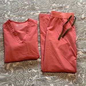 Figs Coral Scrub Set